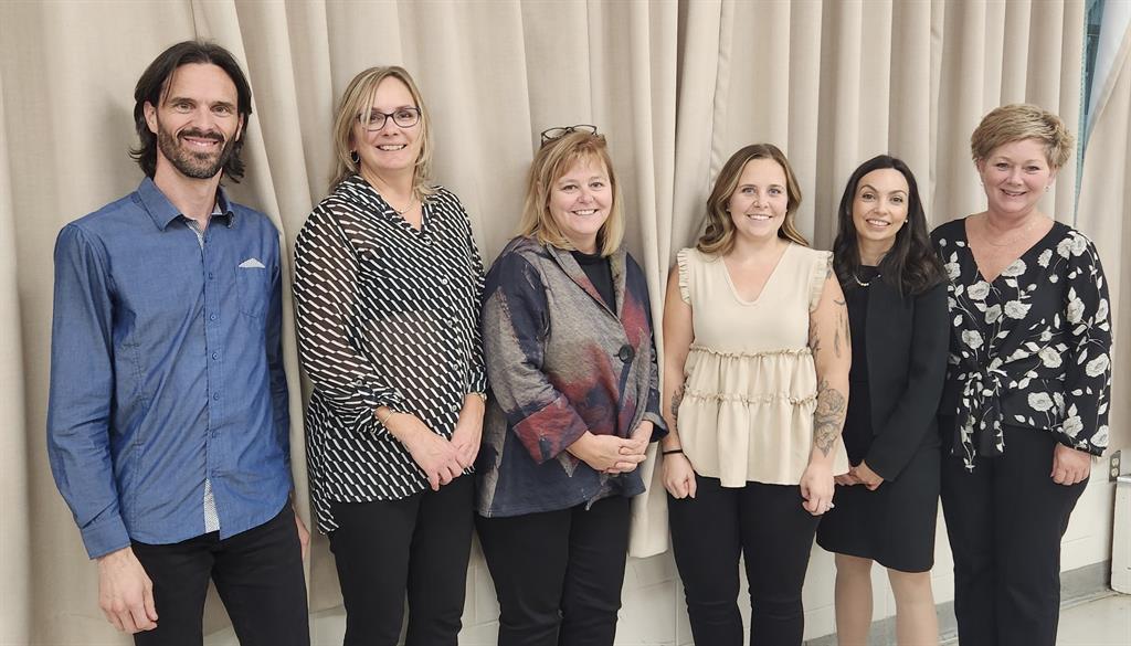 Dr. Steve Radke, Rachel Pettigrew, Debbie Howes, Liz Lafont, Alison Green and Tammy Stoppa.